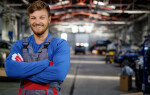 Заклеиваем железный бензобак автомобиля правильно: порядок работы и список клеящих средств