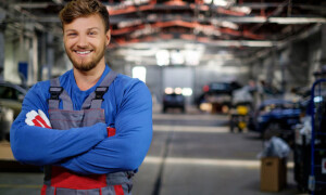 Заклеиваем железный бензобак автомобиля правильно: порядок работы и список клеящих средств
