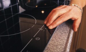 Какой герметик лучше использовать для установки варочной панели